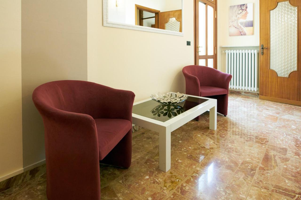 Cinzia'S Holiday Home Desenzano del Garda Exterior photo