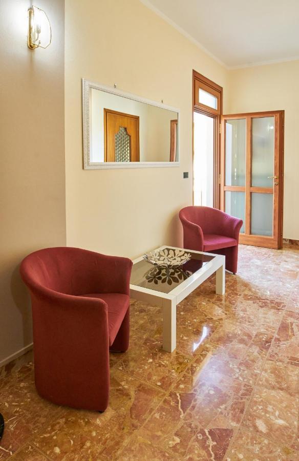 Cinzia'S Holiday Home Desenzano del Garda Exterior photo